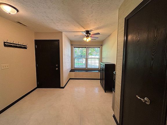 5th image of 850 Tollis Pkwy #A