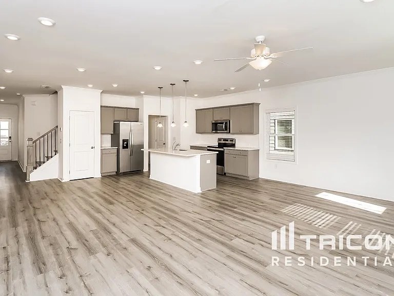 Tricon East Ridge — Photo 50