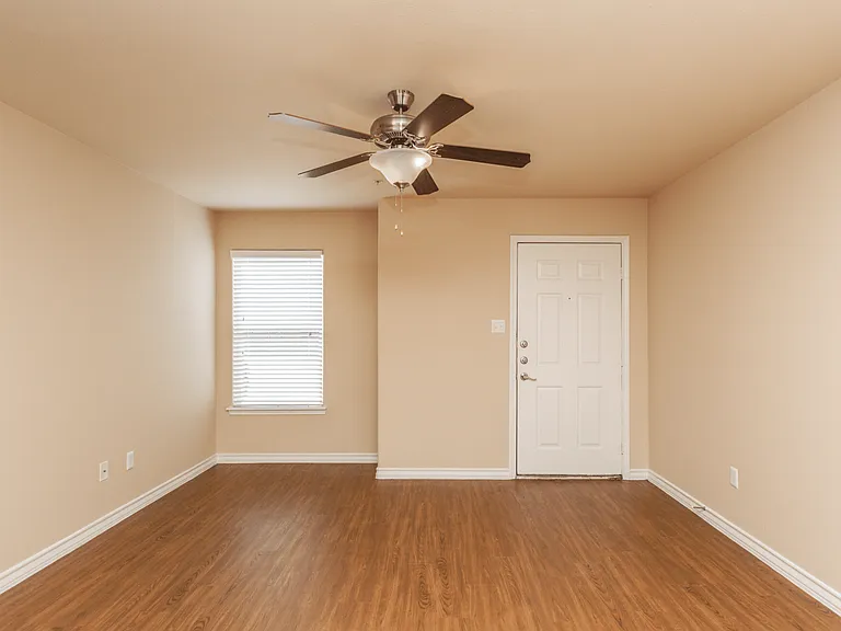 Cimarron Court Apartments — Photo 6
