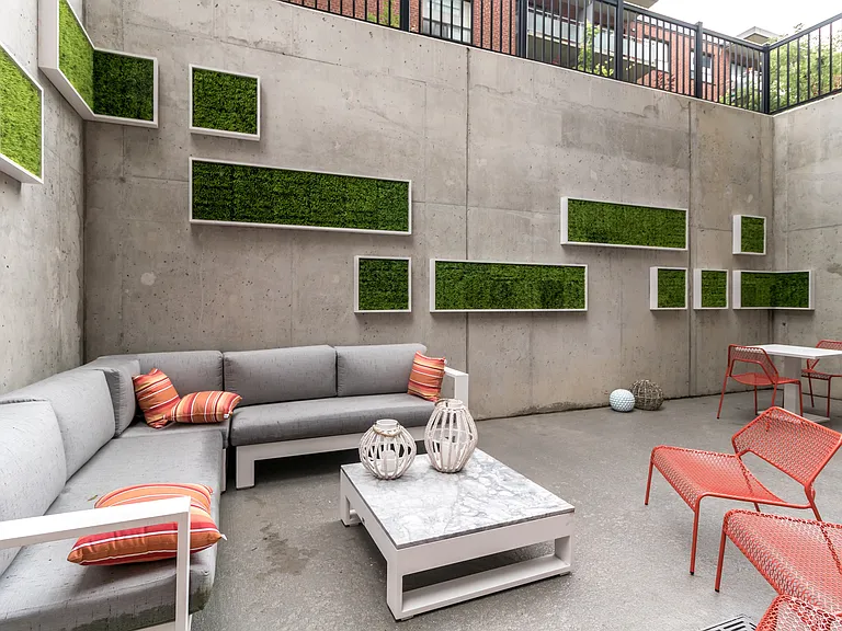 77 Keewatin Ave — Photo 4