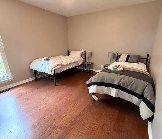 917 Tavistock Pl — Photo 1