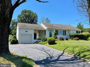 1412 Holland Rd, Holland, PA 18966