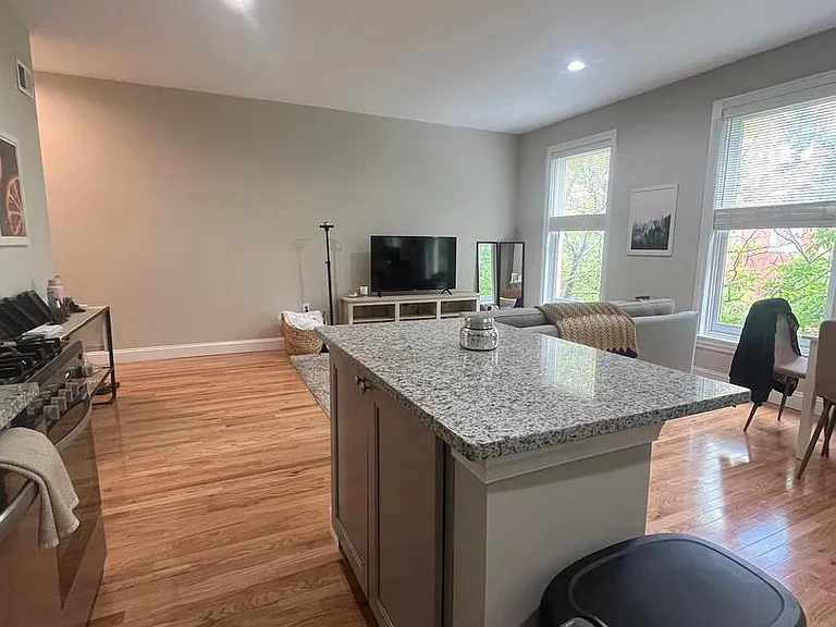 1820 Pine St #2F — Photo 5