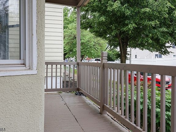 4th image of 16 E 19Th St