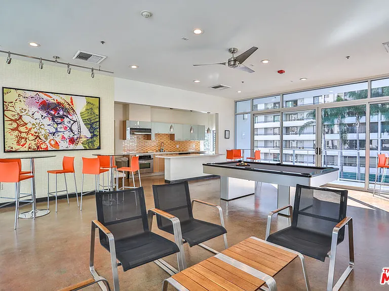645 W 9th St #201 — Photo 40