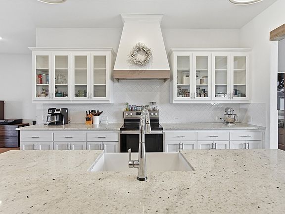 5th image of 10205 Finch Rd