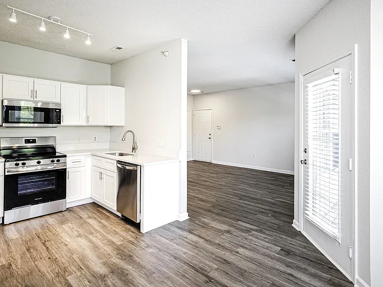 Autumn Grove Apartments — Photo 42