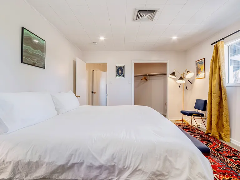 Bedroom 1 King Size - quality mattress
