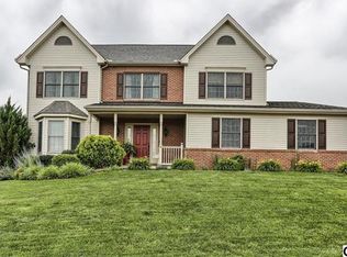6 Black Oak Ct, Boiling Springs, PA 17007