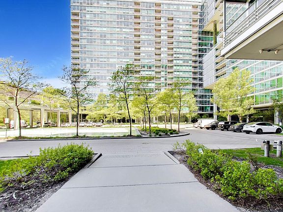 5th image of 9655 Woods Dr Unit 403