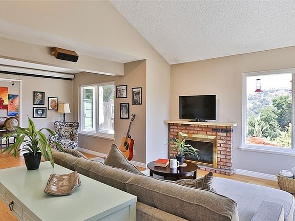 3rd image of 1116 Oakengate Dr