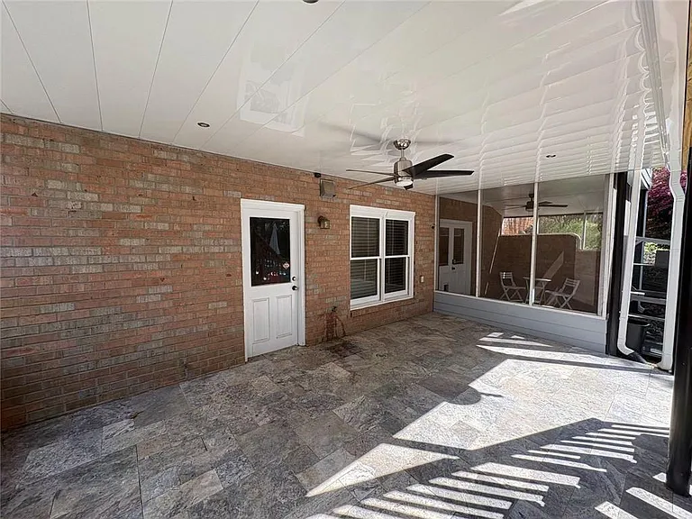 Shoemaker Ln — Photo 27