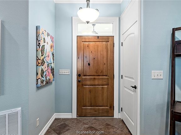 5th image of 11077 Lakefront Dr