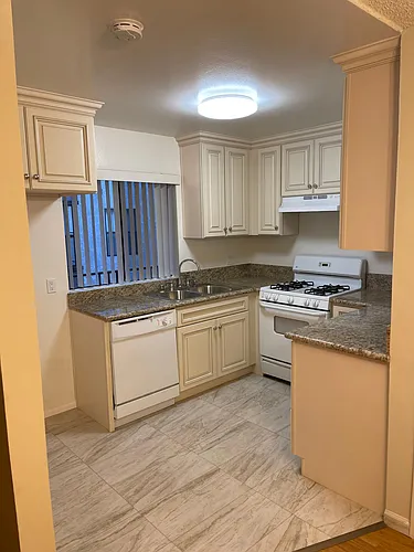 828 S Maryland Ave #2 Photo 1