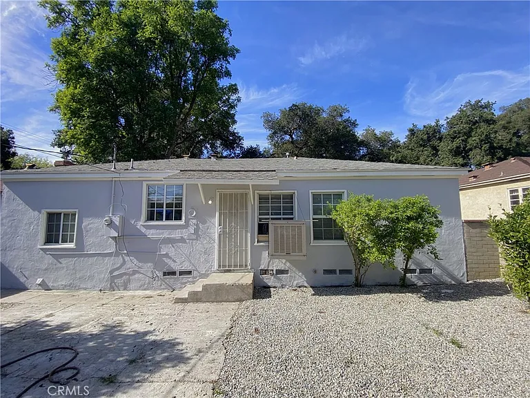 2717 Crescent Ave — Photo 10