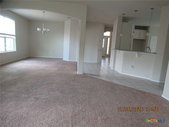 5th image of 1305 Blue Leaf Dr