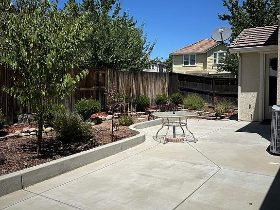 3rd image of 9340 Vintner Cir