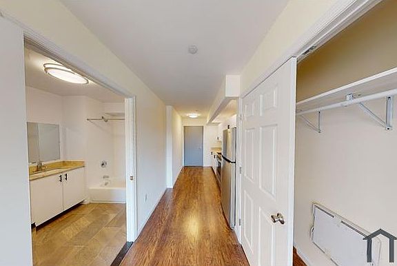 3rd image of 3168 Villa Ave