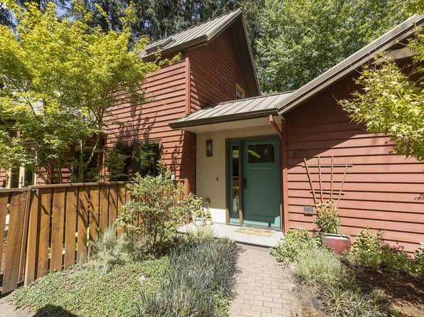 697 SW Tanglewood Cir, McMinnville, OR 97128