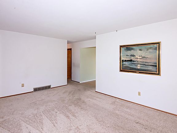 3rd image of 1342 Brentwood Dr