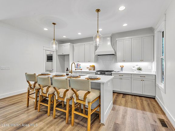 5th image of 130 Oliver Way