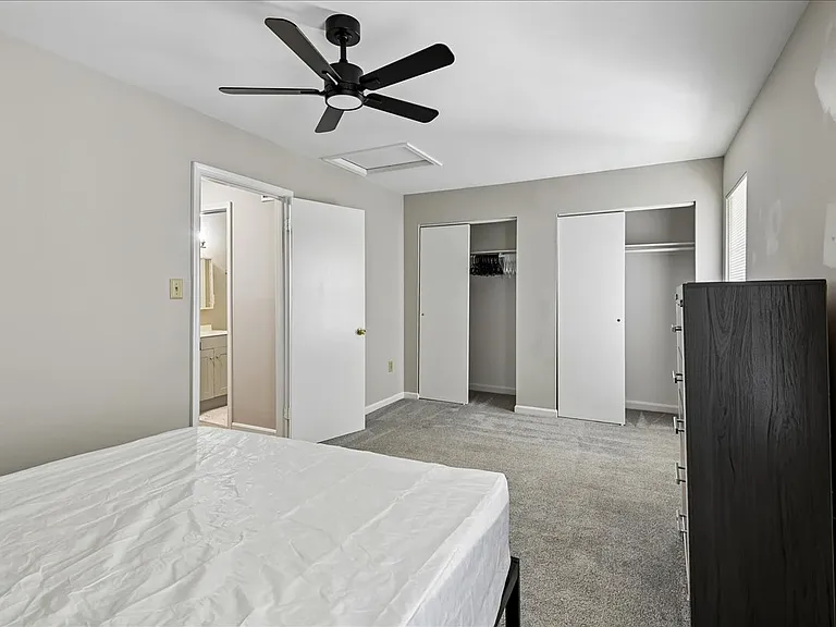 530 Mount Lubentia Ct E — Photo 20