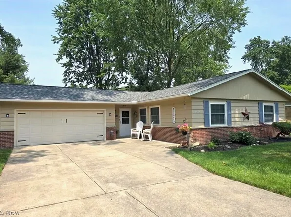 28628 Aspen Dr, North Olmsted, OH 44070