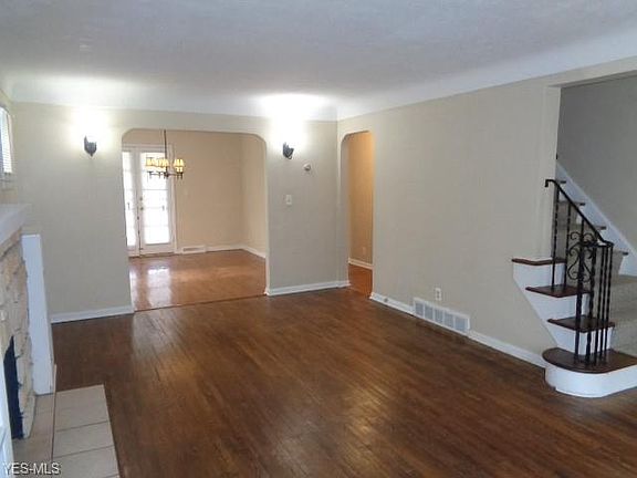 5th image of 3890 E 146th St