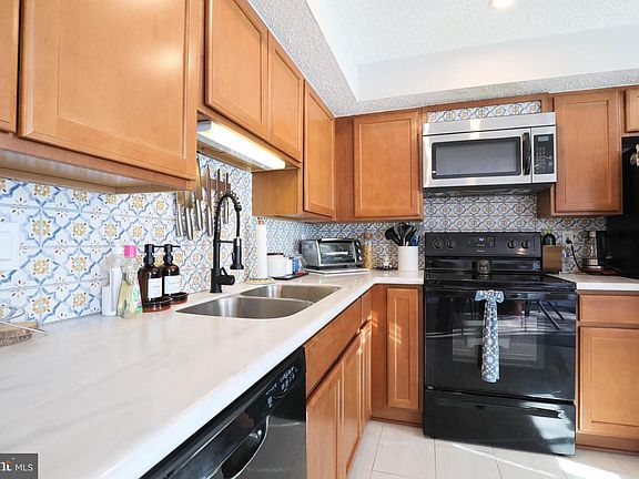 5th image of 13568 Bentley Cir