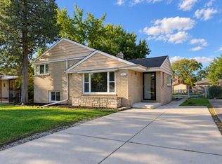 3814 W Sherwin Ave, Lincolnwood, IL 60712