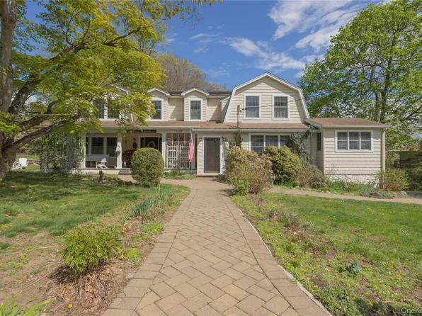 302 Laurel Road, Pearl River, NY 10965