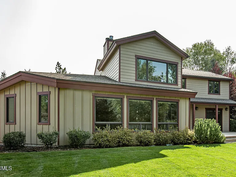 2689 Holiday Ranch Loop Rd — Photo 27