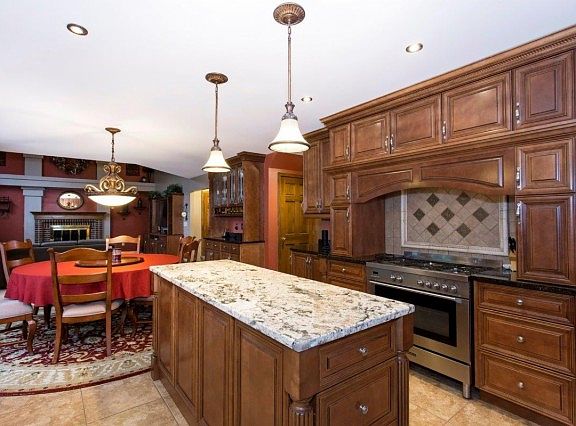2nd image of 6319 Paxton Woods Dr