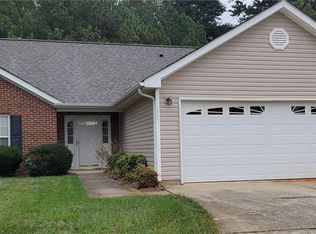 664 Huntingdon St, Elon, NC 27244