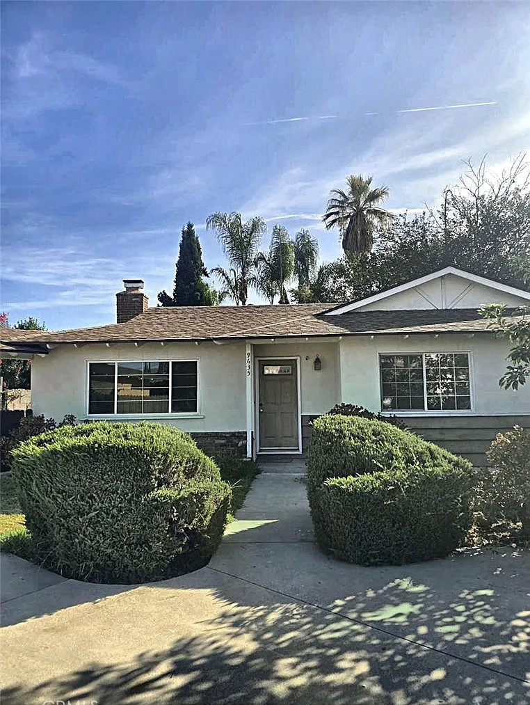 3 bed, 1308 sqft, $3,700 — Photo 1