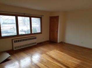 2837 N Jerusalem Rd, East Meadow, NY 11554