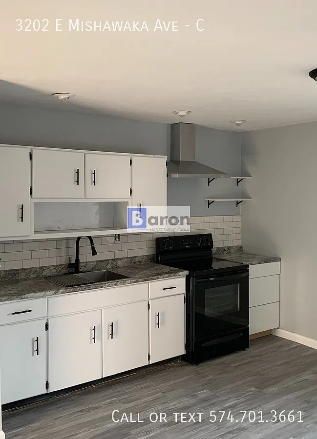 3302 E Mishawaka Ave — Photo 1