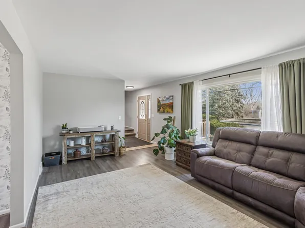 1620 Brittany Rd, Hastings, MN 55033