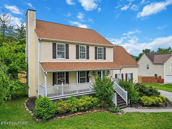 3rd image of 2307 Conners Creek Cir