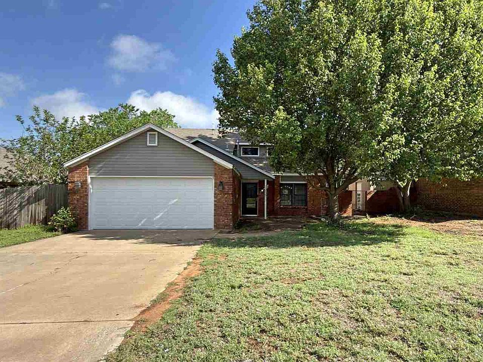 1st image of 3035 NE Stratford Cir
