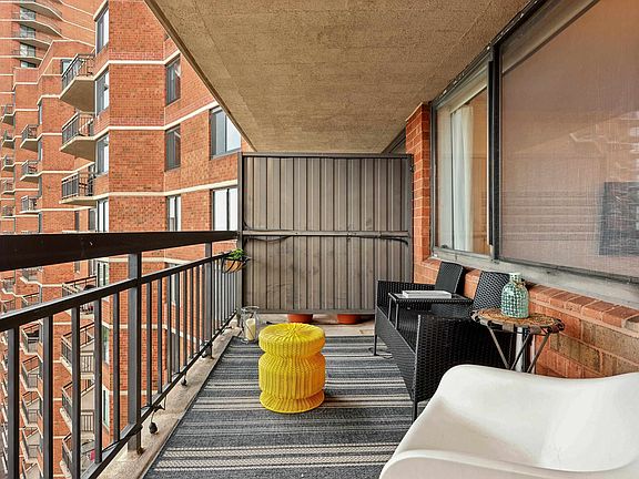 3rd image of 1020 Harmon Cove Tower #1020