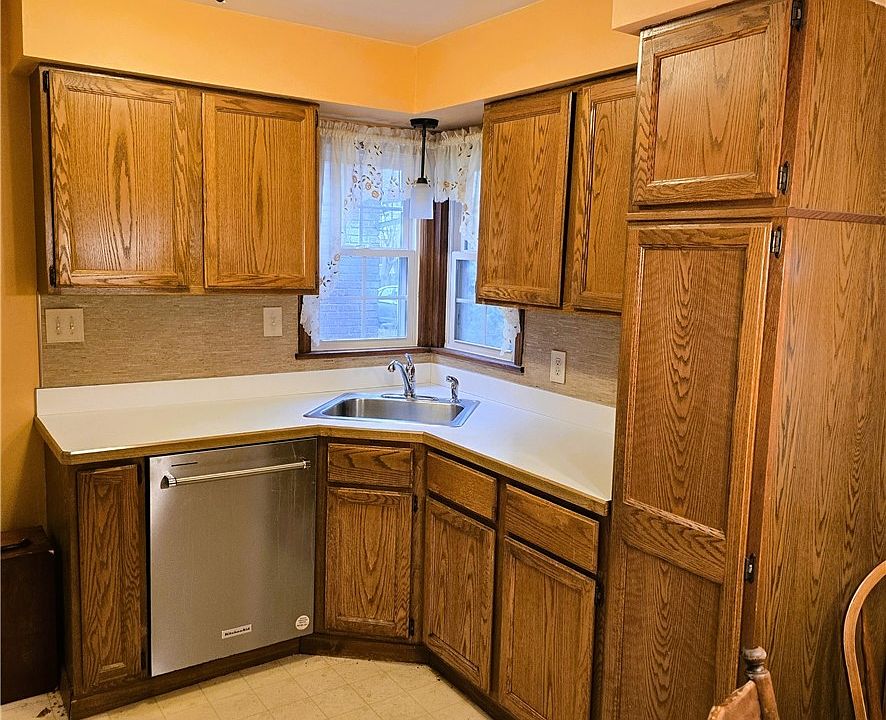 2nd image of 4967 E 88th St