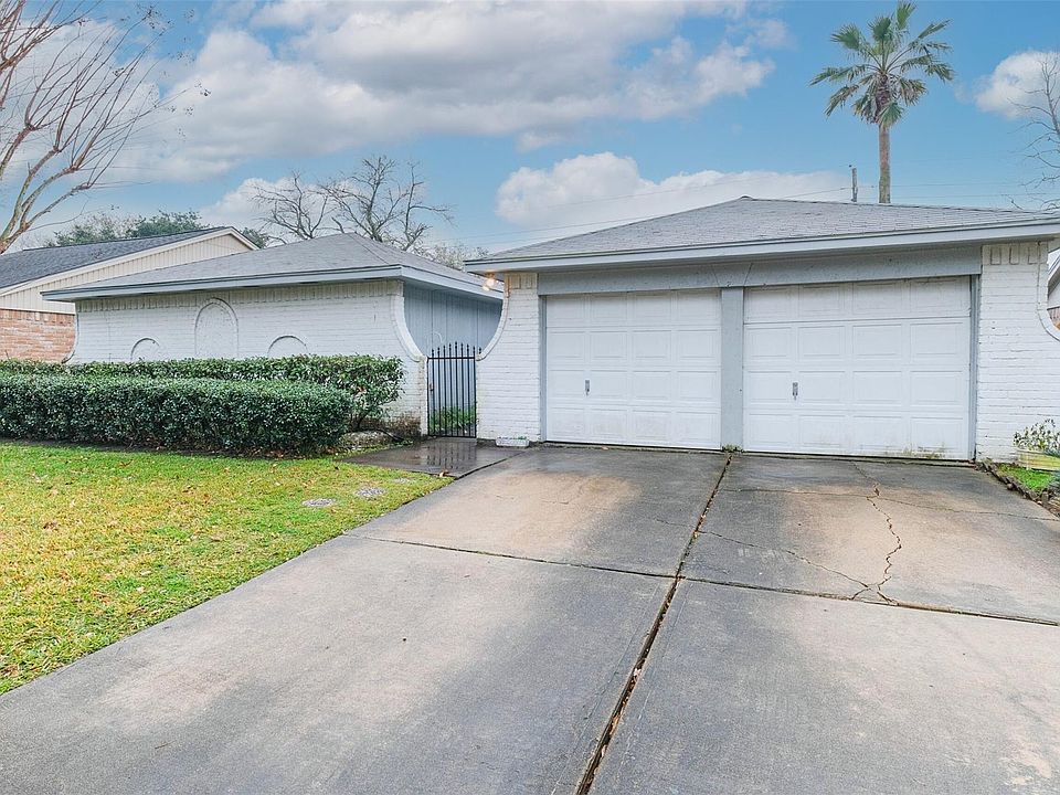 1st image of 13623 Montaigne Dr