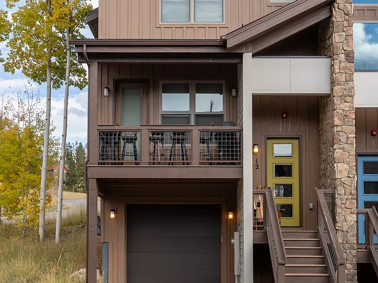 Exterior photo of 12 Stagecoach Way!