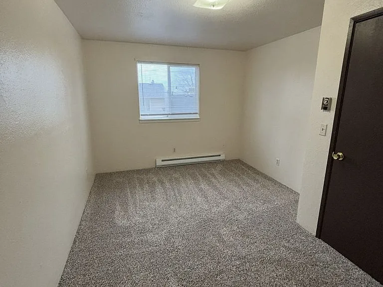 211-221 Maple St — Photo 17