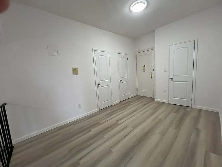 41-07 42nd St #4D — Photo 4