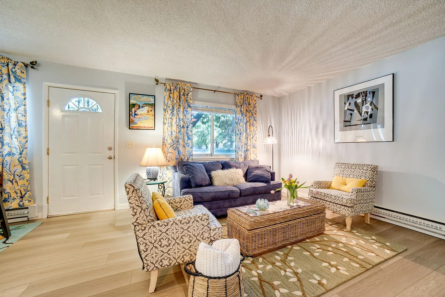 2 bed, 1.0 bath, 1194 sqft, $2,683 — Photo 3