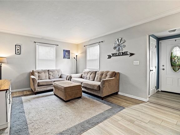 3rd image of 458 Cambridge Ave