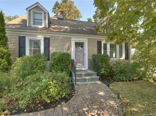 67 Daniel Rd, Hamden, CT 06517