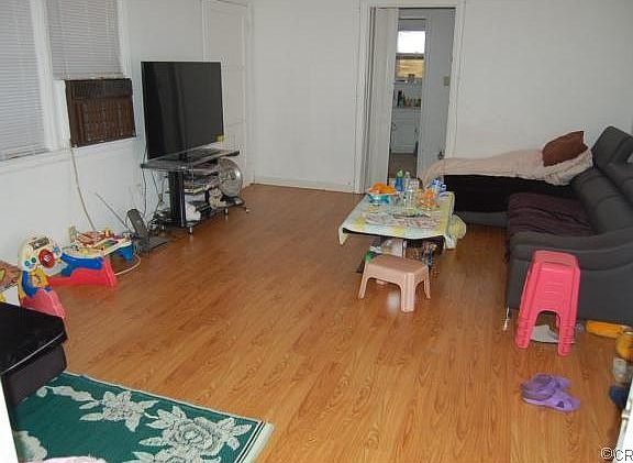 3rd image of 3107 Bartlett Ave